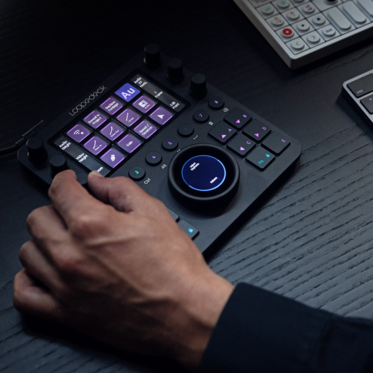 Loupedeck Live ライブ配信、写真、ビデオ編集用のPC接続コントローラ カスタマイズ可能なボタン ダイヤル タッチスクリーン付き 【日 - 1